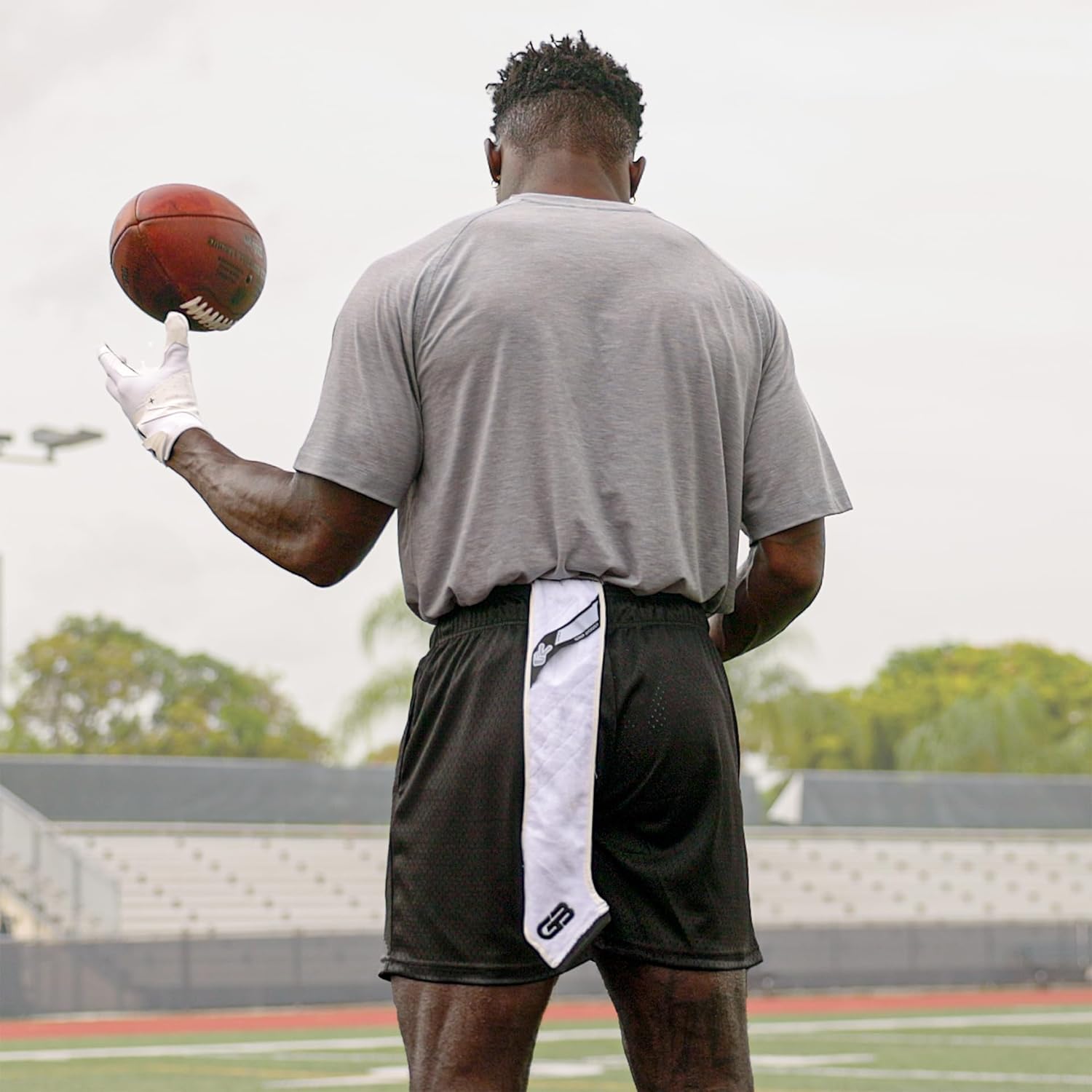 Toalla Grip Boost Streamer Football Towel 3.0