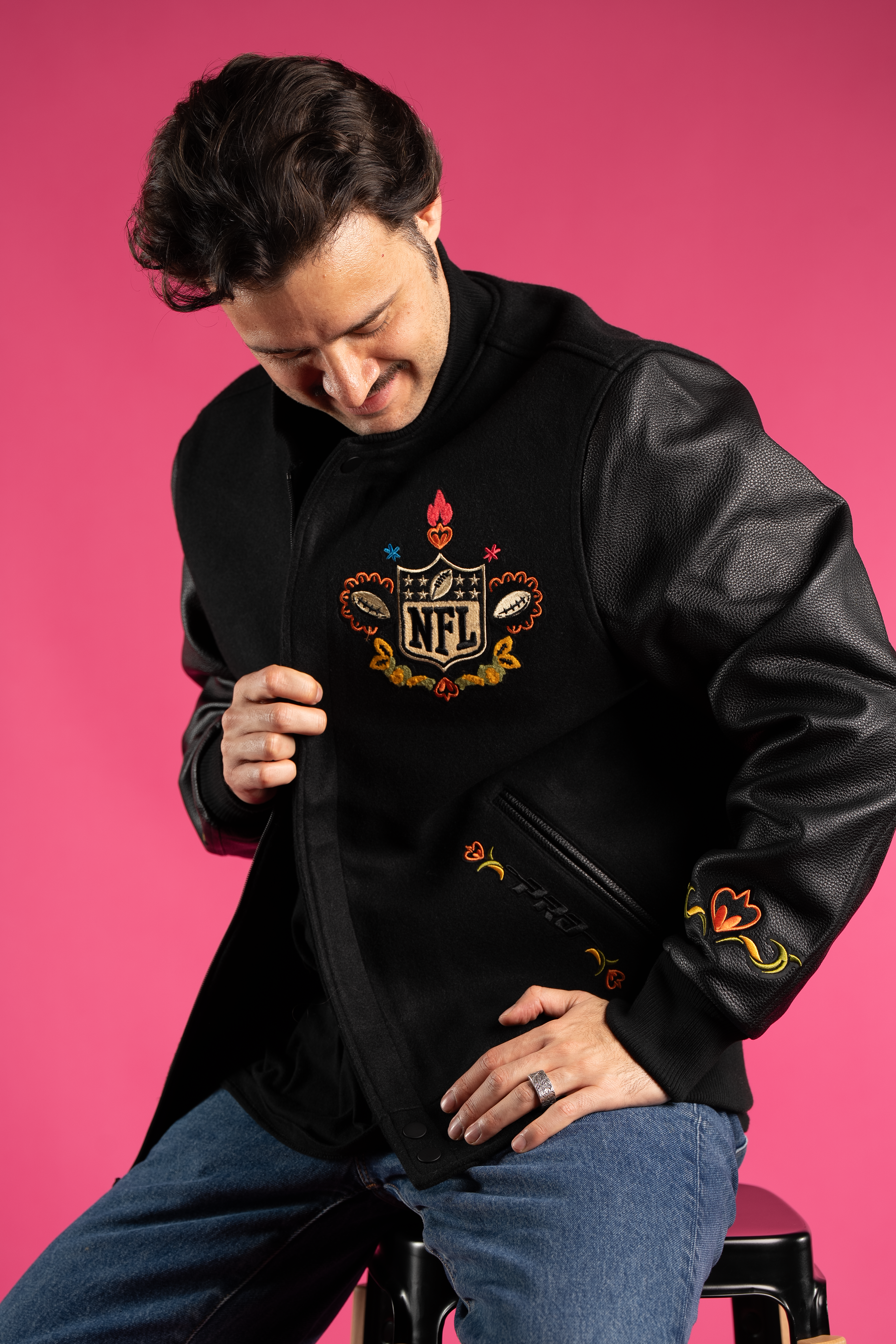 Chamarra Varsity Pro Standard NFL Hasta La Muerte 25