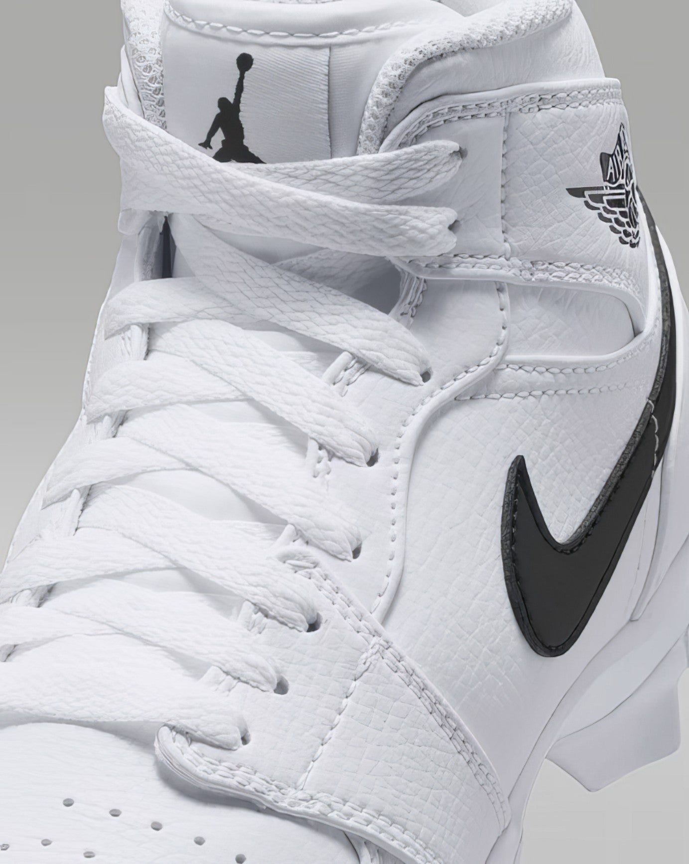Zapato Cleats Nike Jordan 1 Mid 25 Youth Blanco