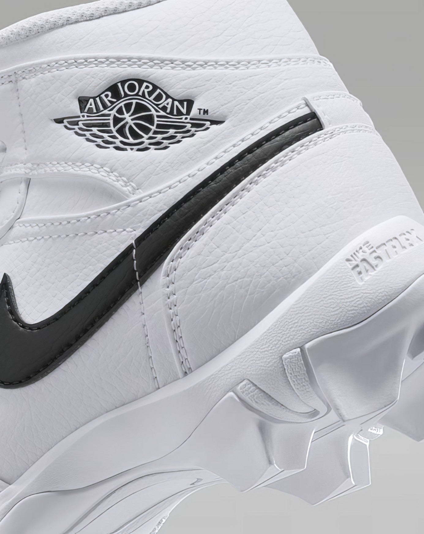 Zapato Cleats Nike Jordan 1 Mid 25 Youth Blanco