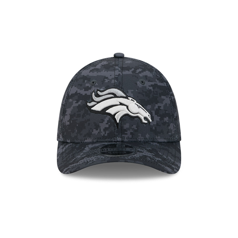 Gorra New Era 3930 Salute To Service 26 Broncos