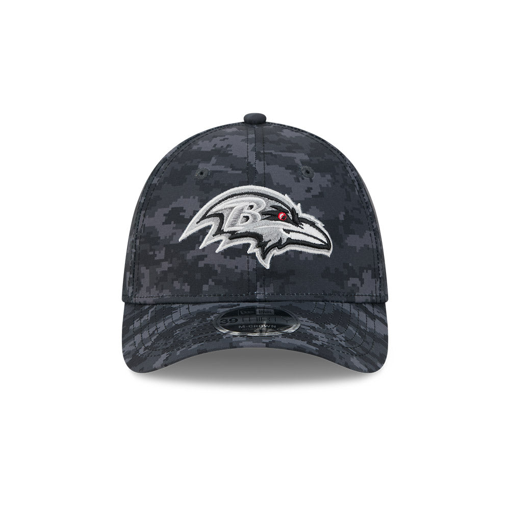 Gorra New Era 3930 Salute To Service 26 Ravens