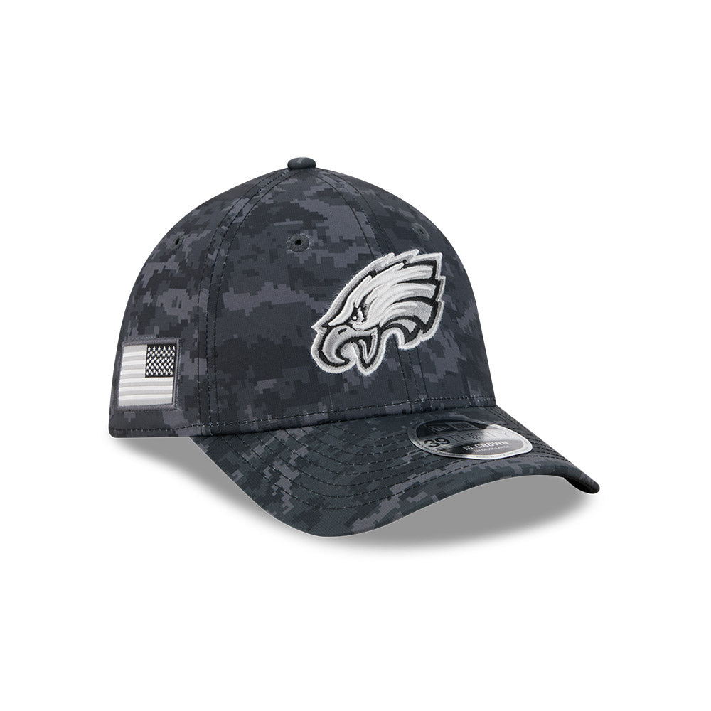 Gorra New Era 3930 Salute To Service 26 Eagles