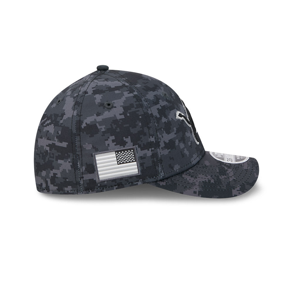 Gorra New Era 3930 Salute To Service 26 Lions