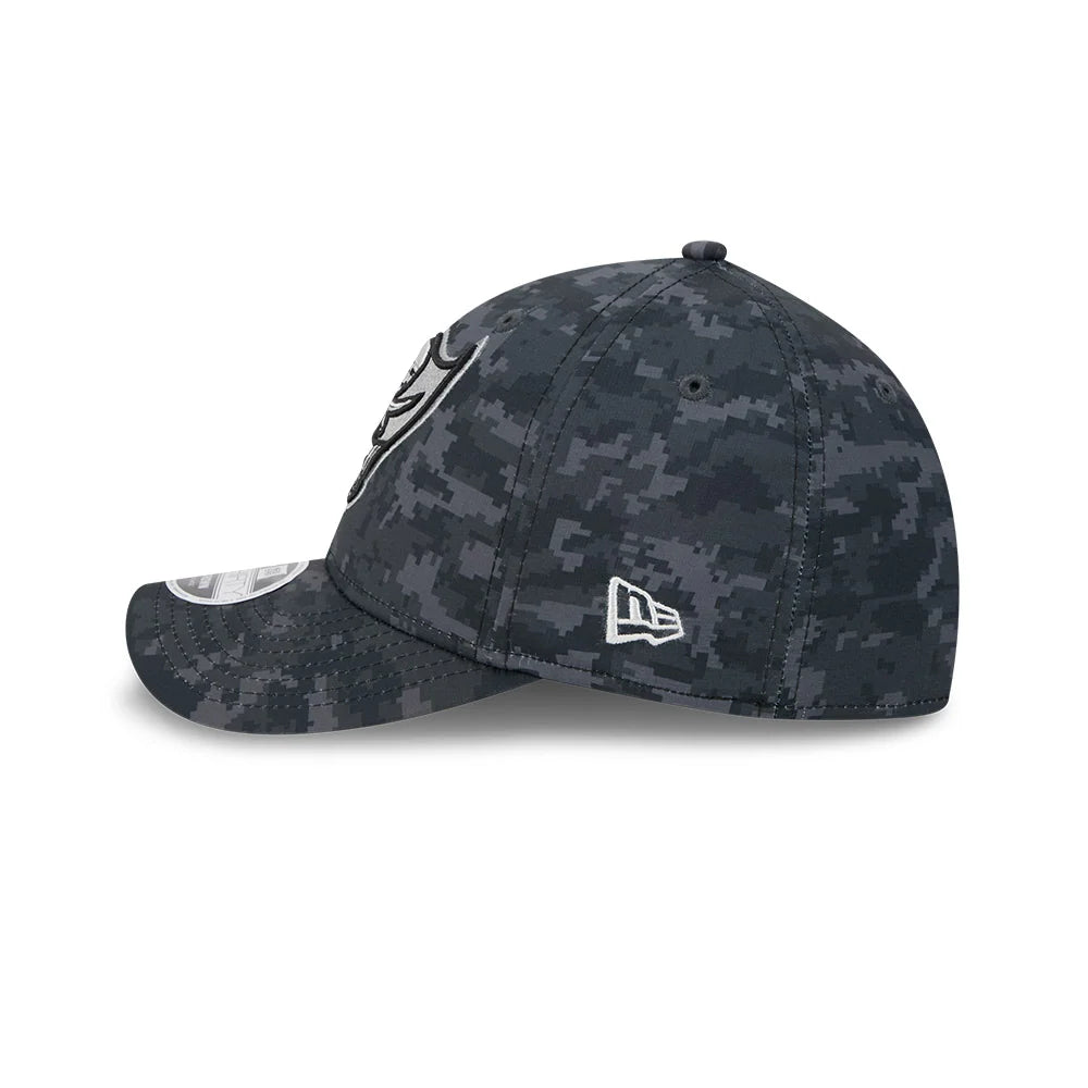 Gorra New Era 3930 Salute To Service 26 Buccaneers