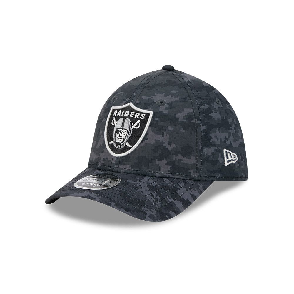 Gorra New Era 3930 Salute To Service 26 Raiders
