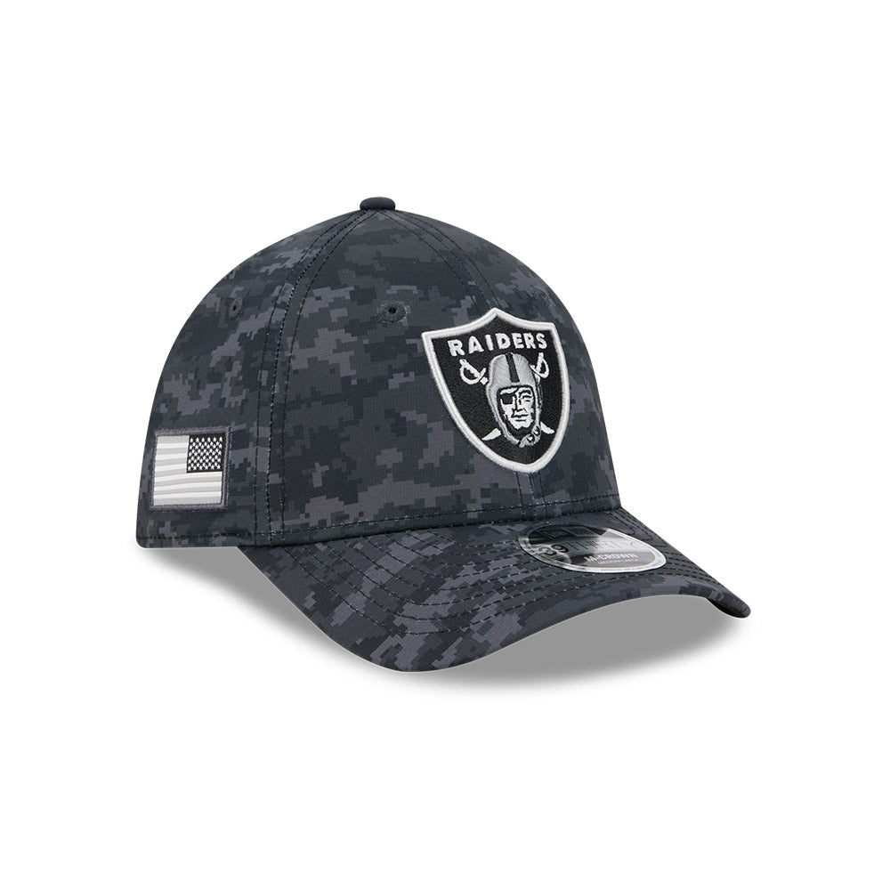 Gorra New Era 3930 Salute To Service 26 Raiders